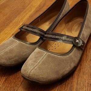 Taupe Suede Naturalizer Flats, size 10